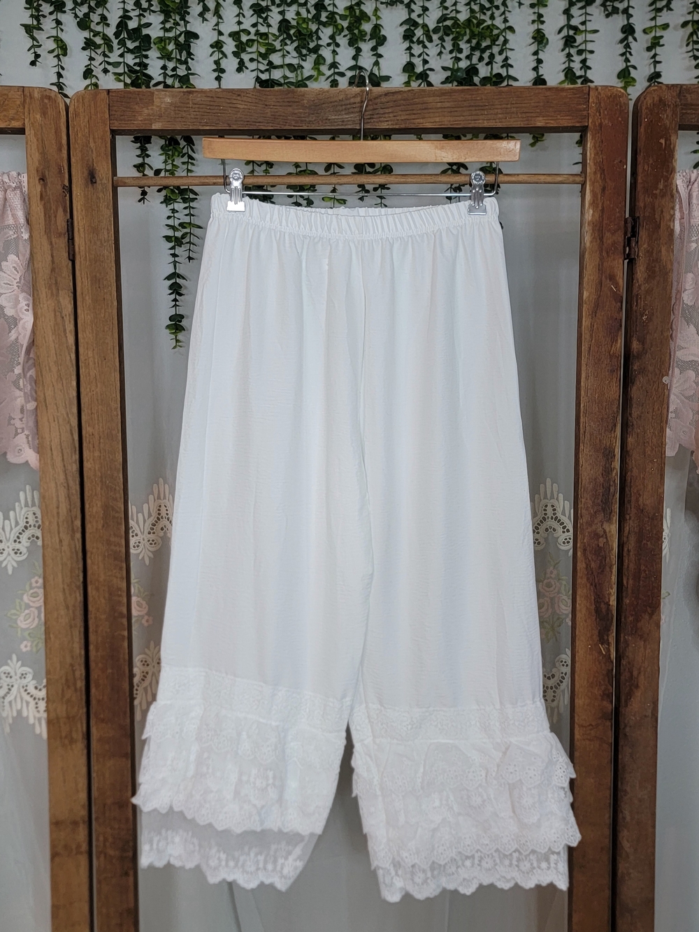 White Lace Ruffle Bloomer Pants Size 5 Cottagecore Boho Cropped - Picture 4 of 9